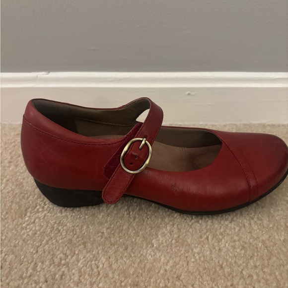 Dansko Women's Red Mary Jane Shoes - Picture 3 of 5